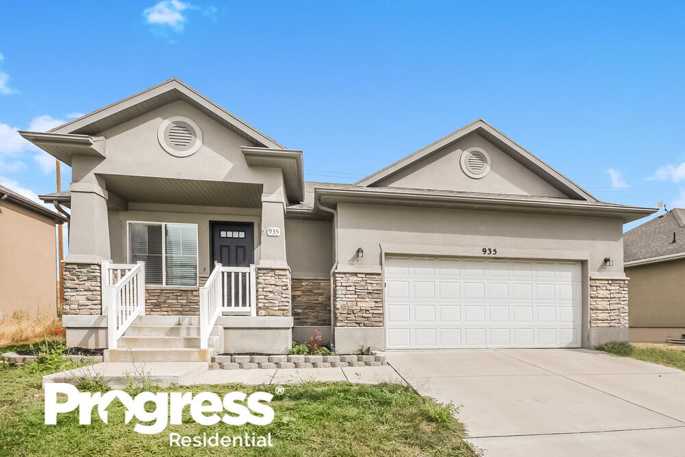 935 Chris Cir, Clearfield, UT 84015 House Rental in Clearfield, UT