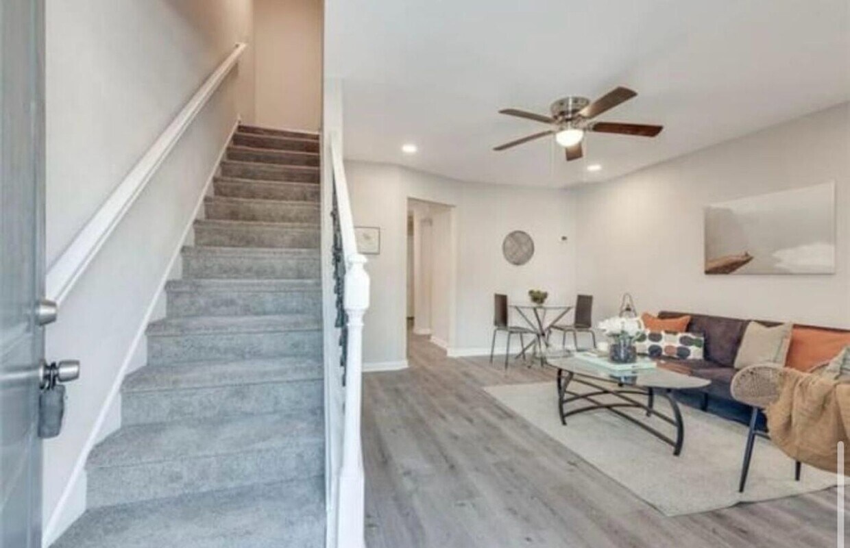 Foto principal - 1895 Dunlap Ave