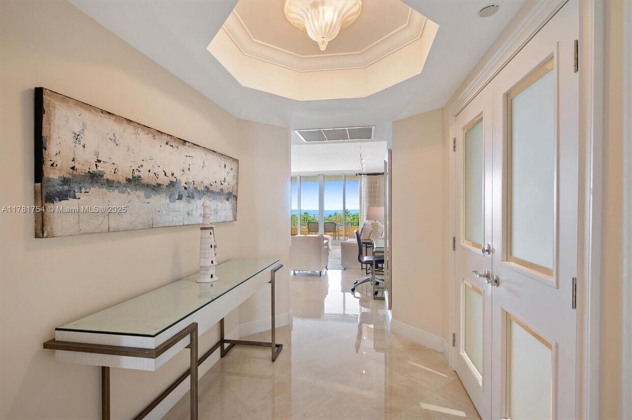 Foto principal - 791 Crandon Blvd