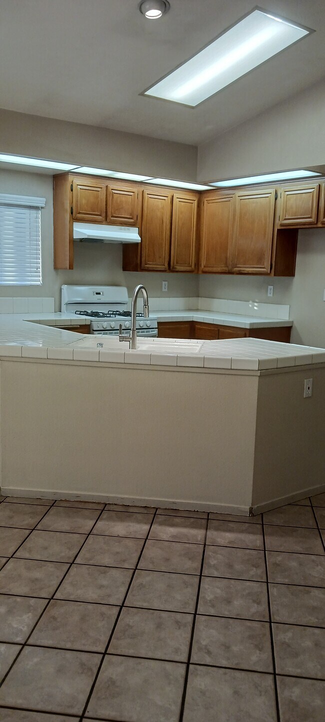 Foto del edificio - 12939 Gerrard St
