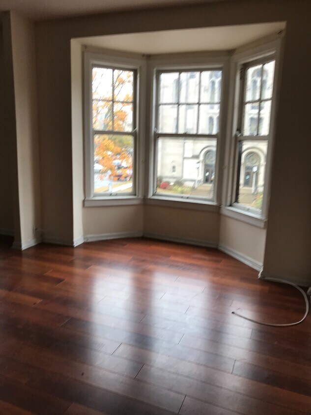 Living Room - 406 N Delaware St