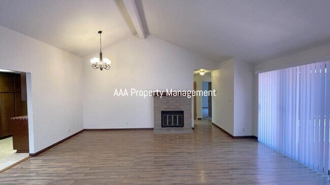 Building Photo - Walnut Creek 2 bedroom 2 bath townhome wit...