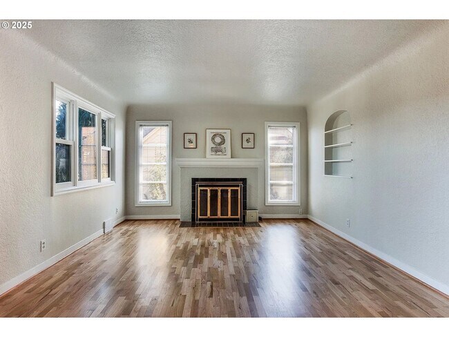 Foto del edificio - Gorgeous College Hill 4 BD, 3BA in desirab...
