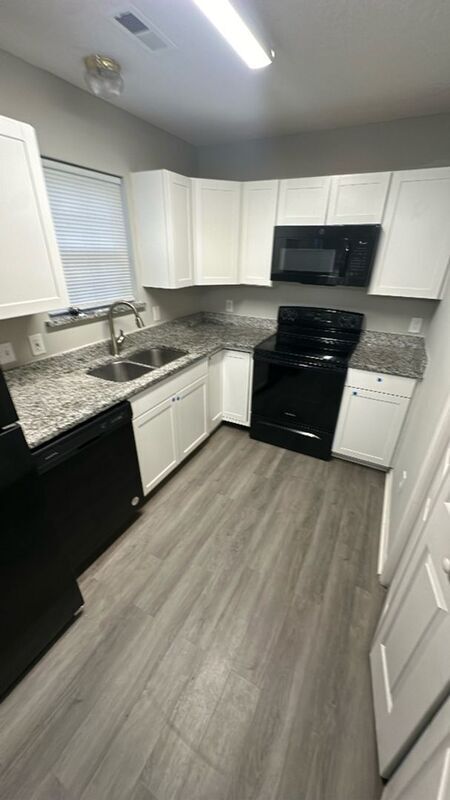Building Photo - 6910 Rockwell Blvd W