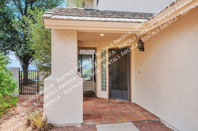 Building Photo - 1150 W Masters Cir