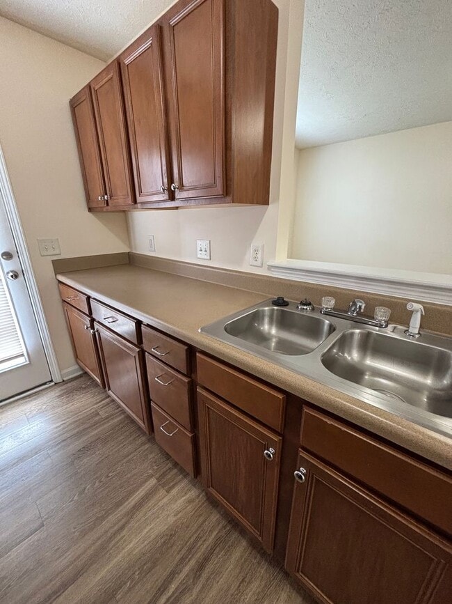 Building Photo - 5227 Big Bass Dr