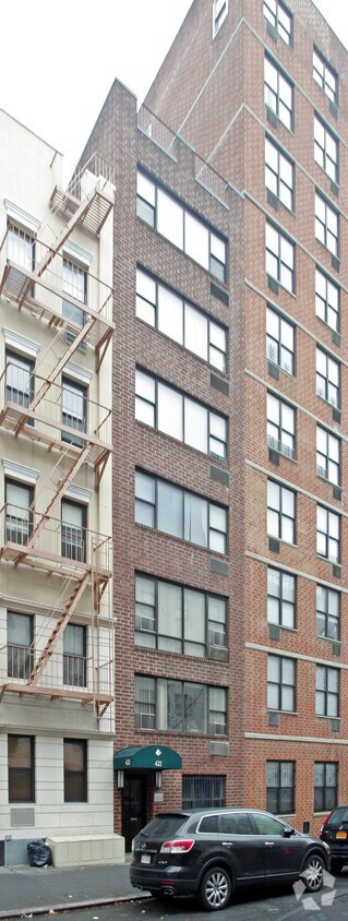 Building Photo - 421 E 76th St