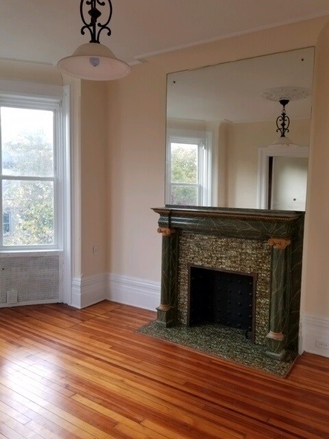 Building Photo - 904 Castle Point Terrace