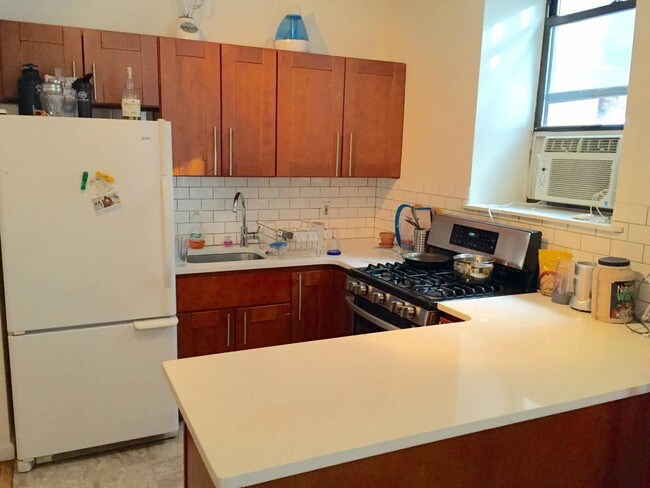Foto del edificio - 224 E 11th St