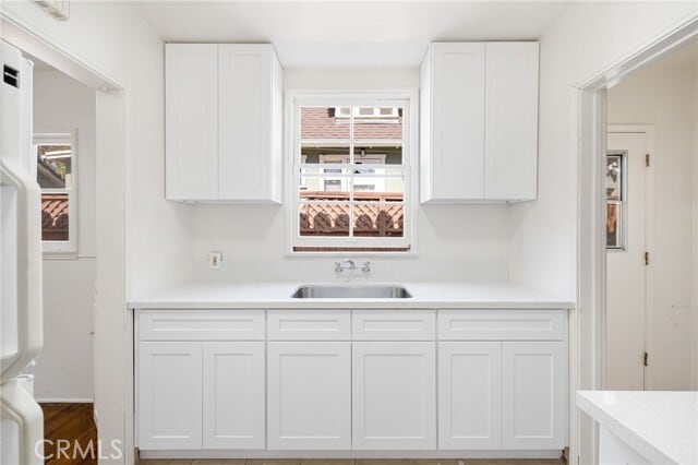 Foto del edificio - 1367 N Mentor Ave