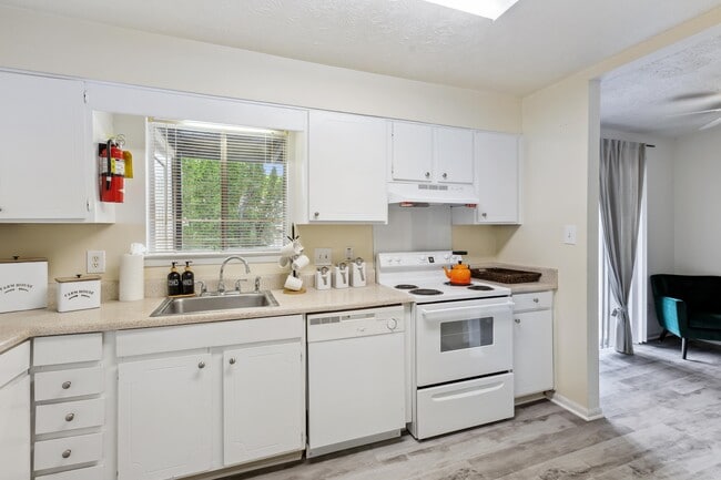 Building Photo - Aspen Pointe
