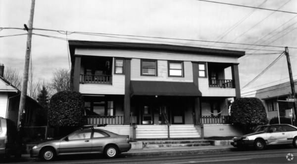 Building Photo - 4431 SE Hawthorne Blvd