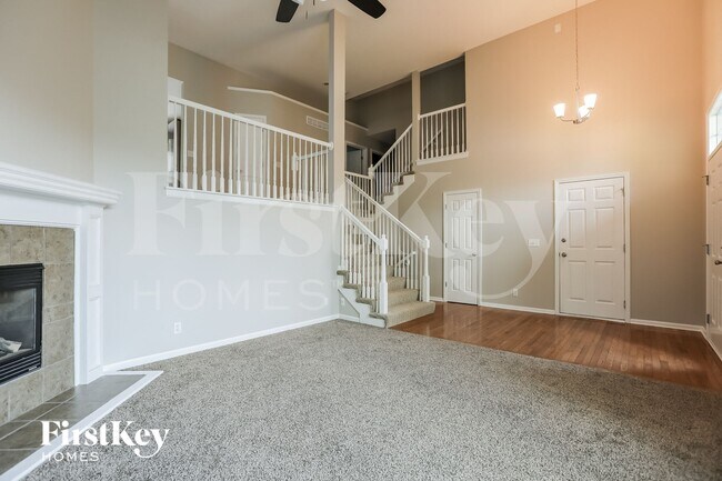 Foto del edificio - 20807 W 72nd St