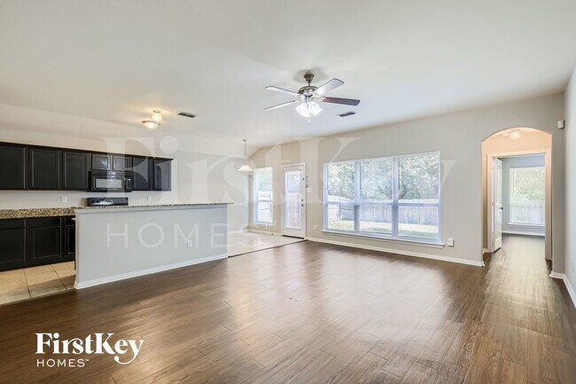 Foto del edificio - 278 Meadowcrest Dr