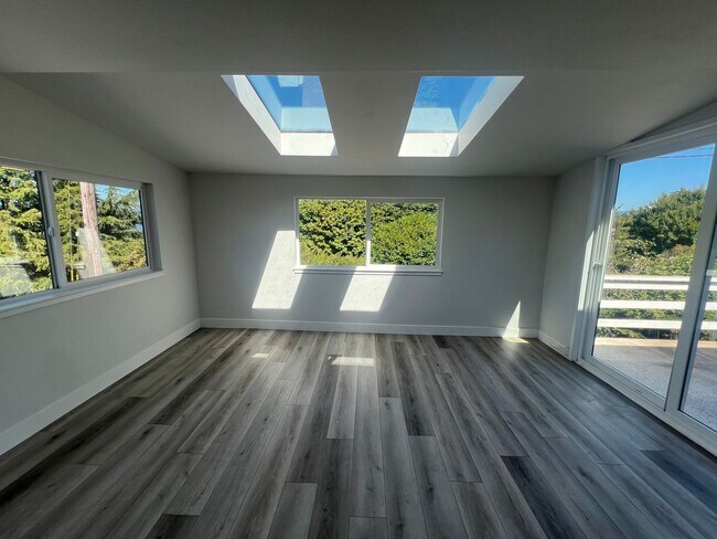 Building Photo - Fir Duplex