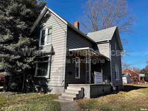 Building Photo - 404 W Pierce St