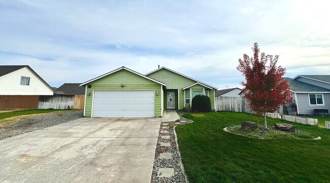 Building Photo - Pristine 3Bed-2Bath Home For Rent Near Rd ...