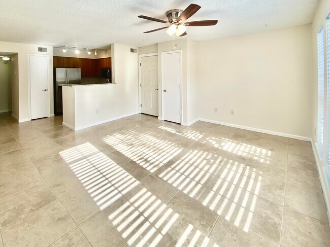 Foto del edificio - 1055 Crystal Way