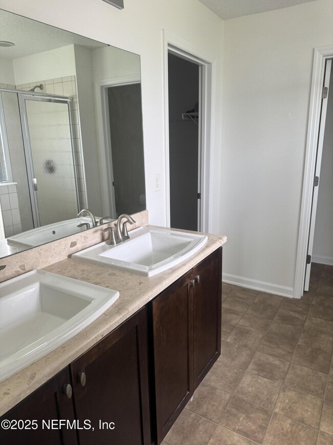 Building Photo - 12248 Woodview Dr