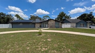 Building Photo - 303 E Pomelo St