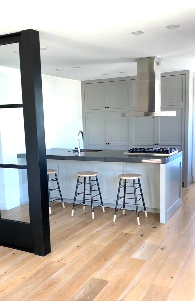 Foto del edificio - 622 Longfellow Ave