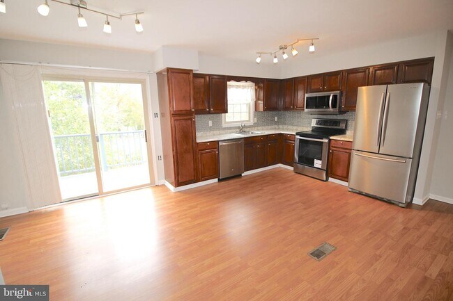 Building Photo - 12074 Stallion Ct