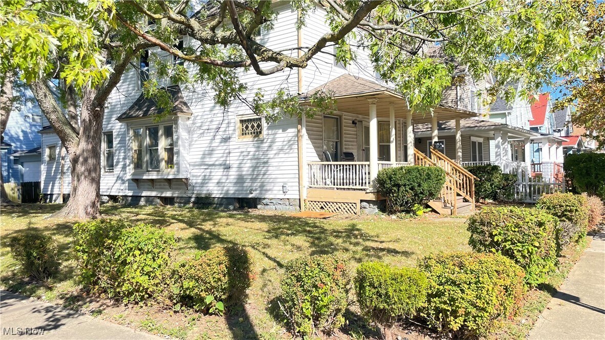 4322 Bush Ave Cleveland, OH 44109 – photo 3