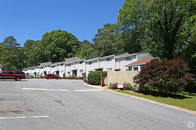 Building Photo - Pinehurst Apartments