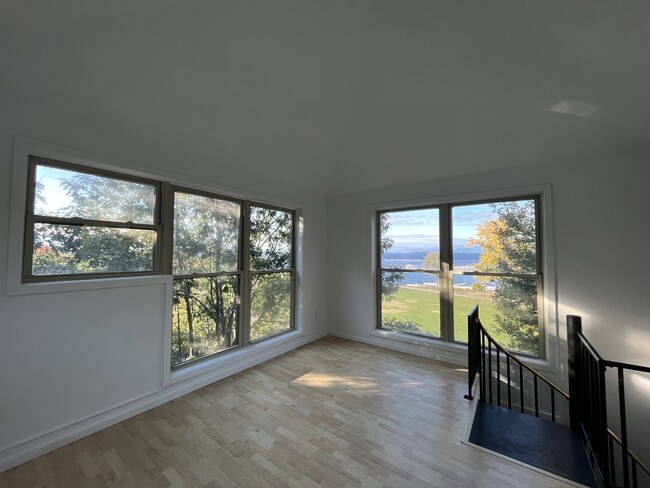 Foto del edificio - 216 Lake St