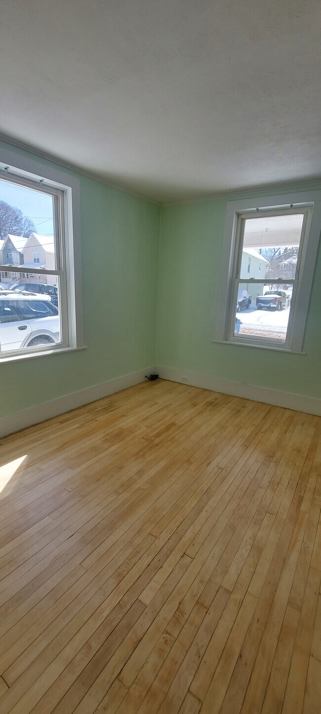 Building Photo - 530 W Baraga Ave