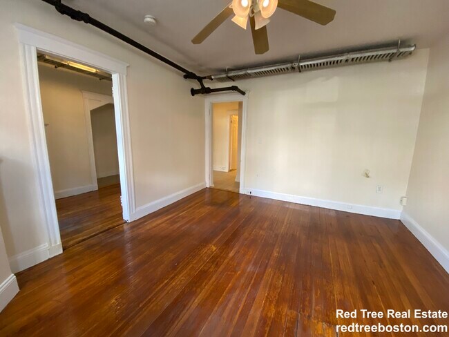 Building Photo - 9 Barrows St