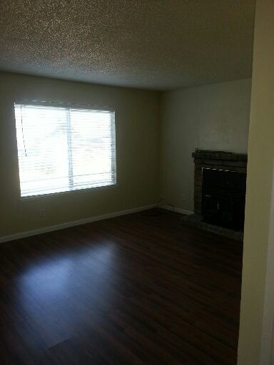 Foto del edificio - 1720 Crestwood Circle Stockton CA 95210