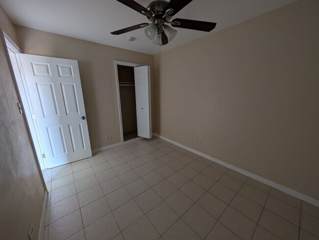 Building Photo - Deerfield