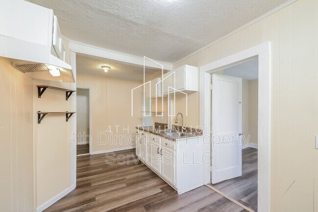 Building Photo - 815 Barnwell St