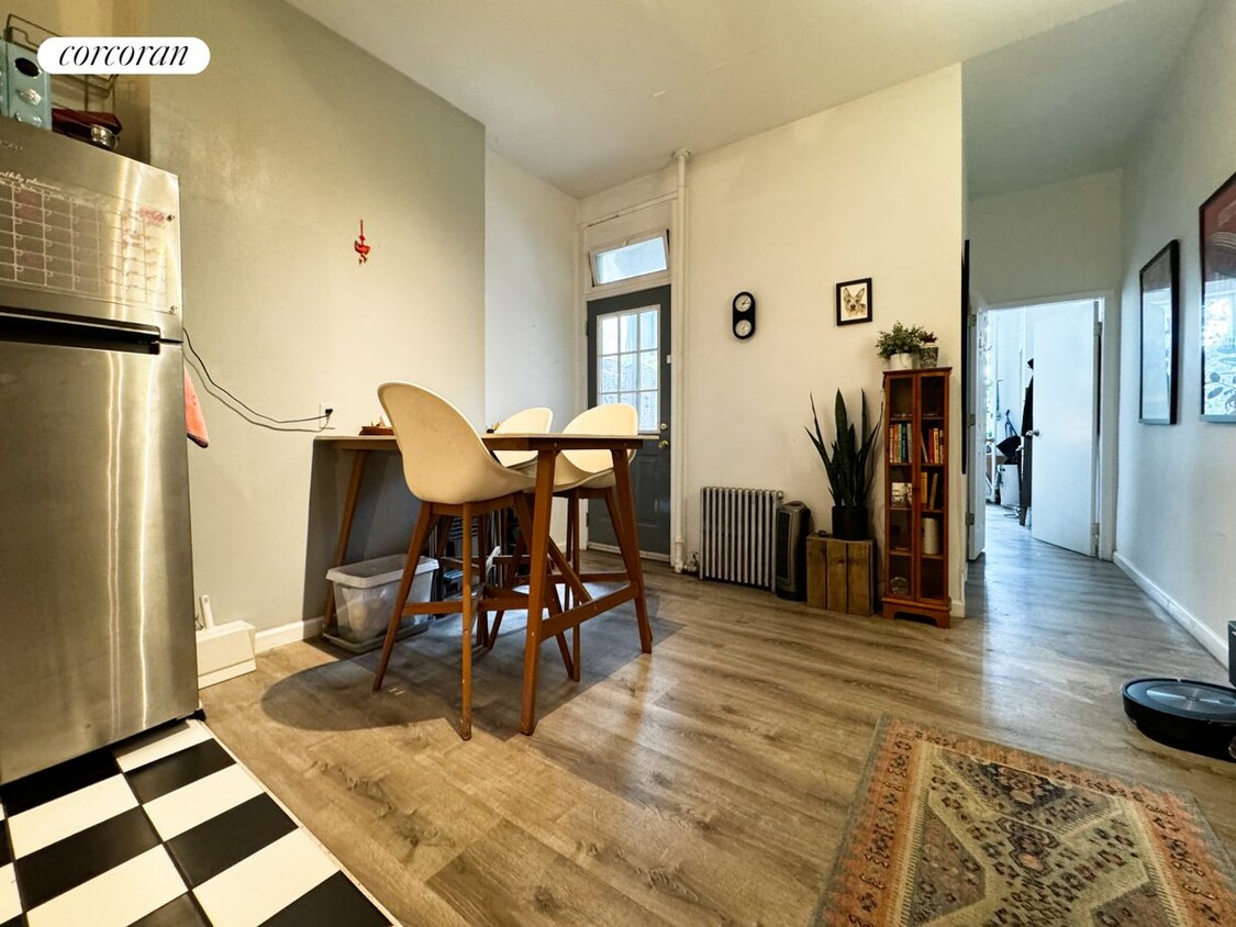 Primary Photo - 298 Nassau Ave