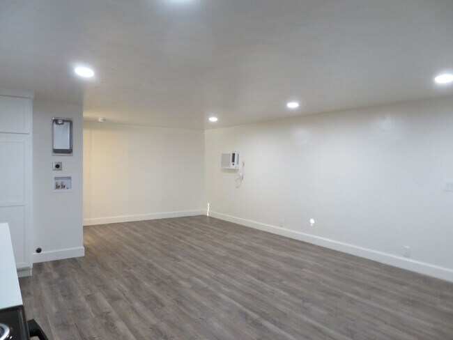 Foto del edificio - 9031 Lorraine Rd