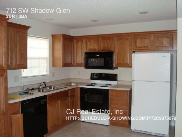 Building Photo - 712 SW Shadow Glen Dr