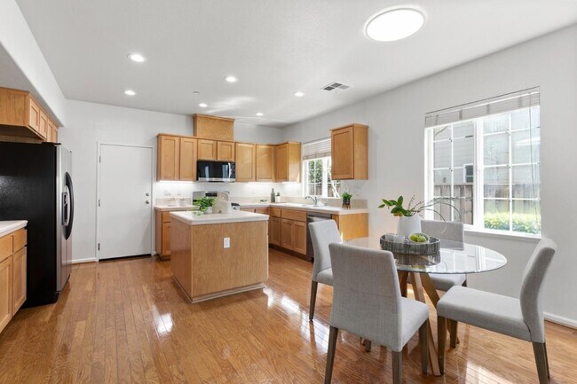 Foto del edificio - 22744 Atherton St