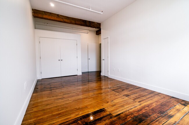 Building Photo - 748 Tremont St