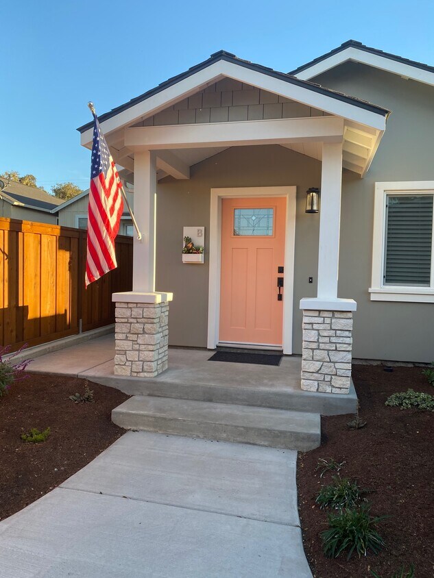 Foto principal - 1313 Lawton Ave