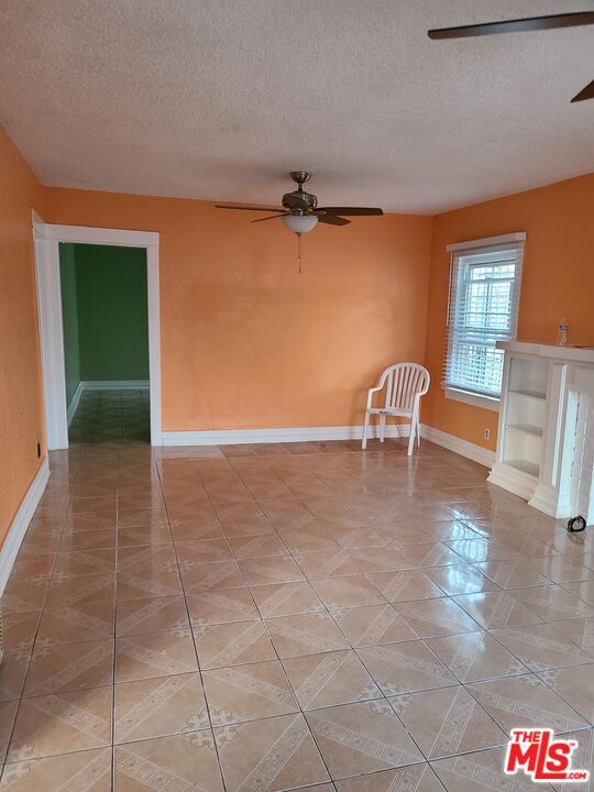 Foto del edificio - 1437 W 55th St