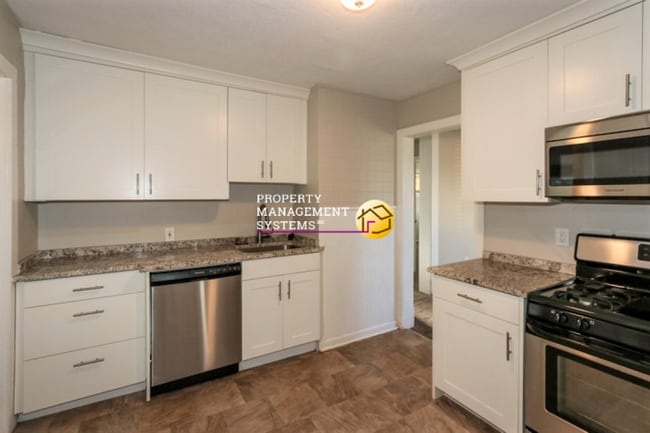 2 Bedroom Salt Lake Duplex - All Utilities Included! - 2 Bedroom Salt Lake Duplex - All Utilities Included! Townhome