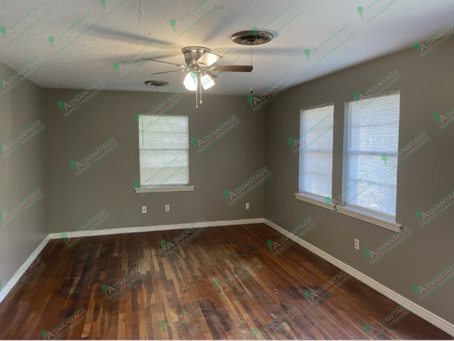 Building Photo - 1423 College Ave
