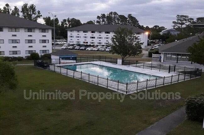 Photo - 454 Racine Dr House