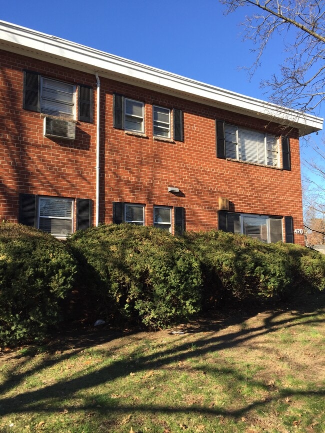 Building Photo - 538 W 7th St