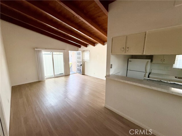 Building Photo - 224 Avenida Santa Barbara