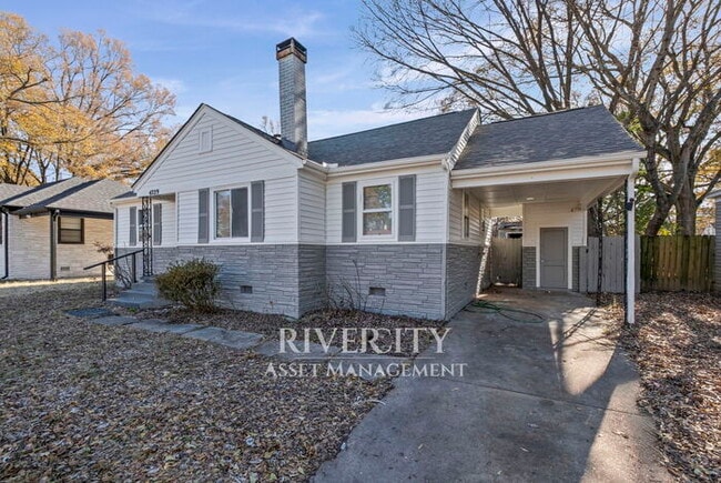 Building Photo - A BERCLAIR BEAUTY!!!