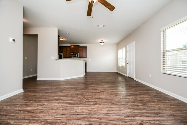 Building Photo - 429 Concord Terrace