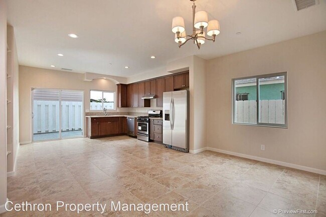Foto del edificio - 5 br, 3 bath House - 951 13th Street