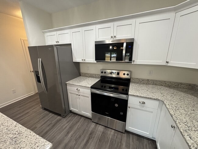 Building Photo - 606 S Blackmon St